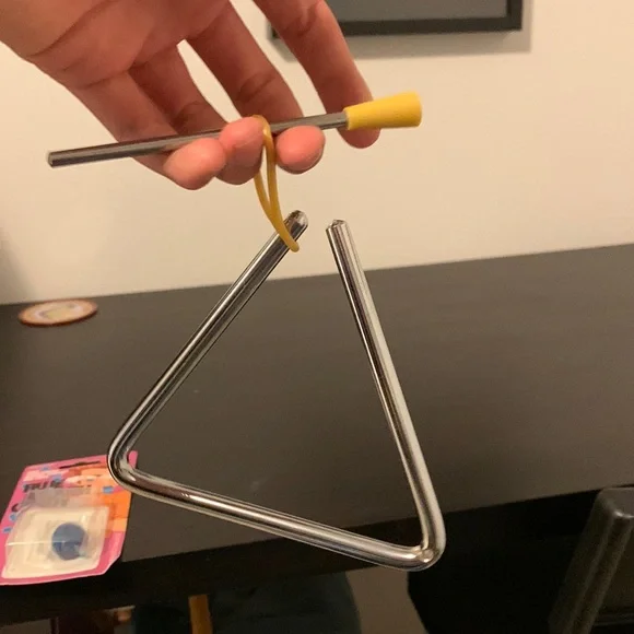 Triangle instrument - Picture 1 of 3